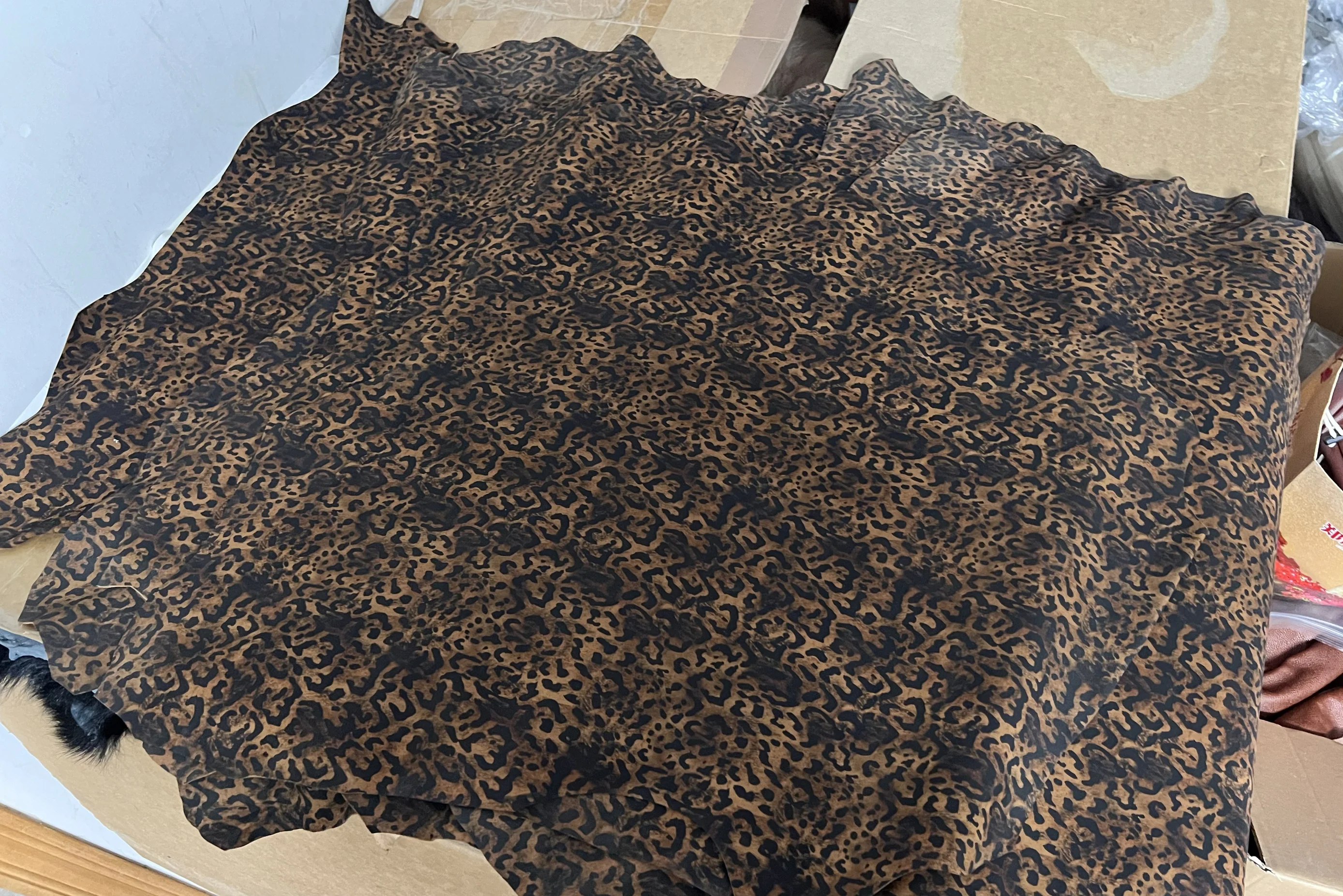 Leopard print Little Lamb Printed full-grain sheepskin  thickness 1.0mm Genuine Leather 3-4 SF. 5-7 sf