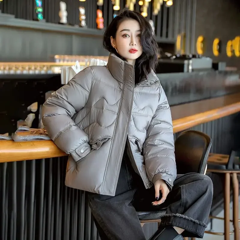 Thick Padding Jackets for Women Cropped Duck Down Woman Coat Short Quilted Padded Korean Style Clothing High Quality Winter 2024