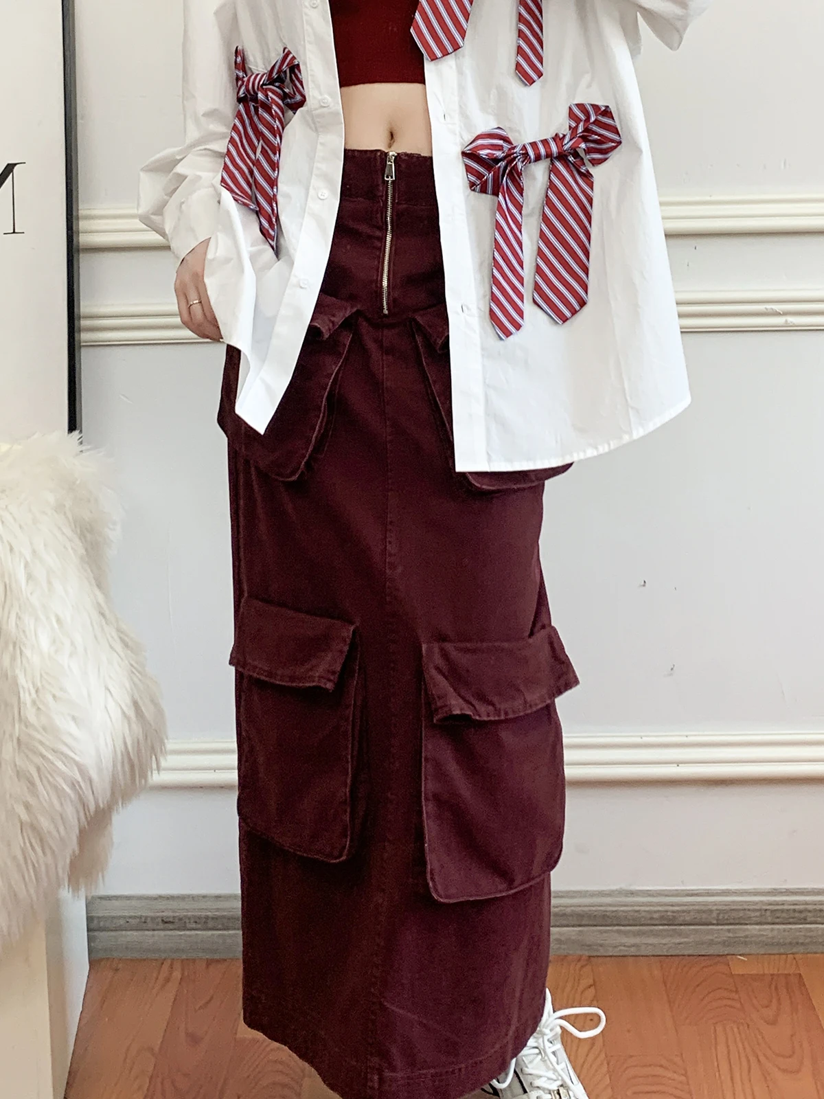 

Ретро-юбка миди с высокой талией в рабочем стиле, с множеством карманов, А-силуэт, из выстиранного денима, повседневный стиль, на молнии, хлопковая.