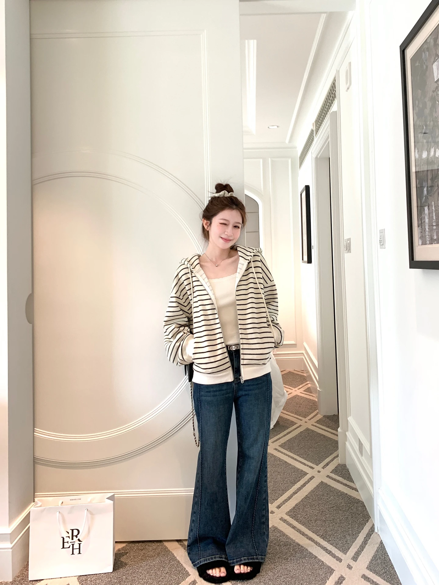 

Джинсы с высокой талией и расклешенными штанинами для женщин, повседневные, с эффектом похудения, Yanuoyu Focus Denim, свободный крой, для осеннего сезона