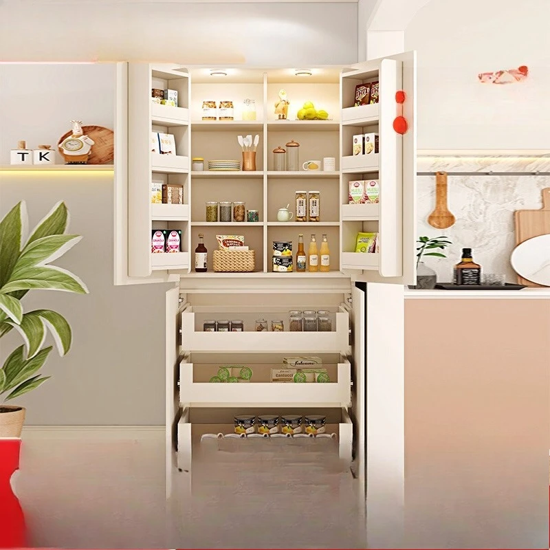 Lemari samping dapur krim warna putih, rak penyimpanan terintegrasi dengan lemari dinding, rak penyimpanan ruang tamu, apartemen kecil 8G303