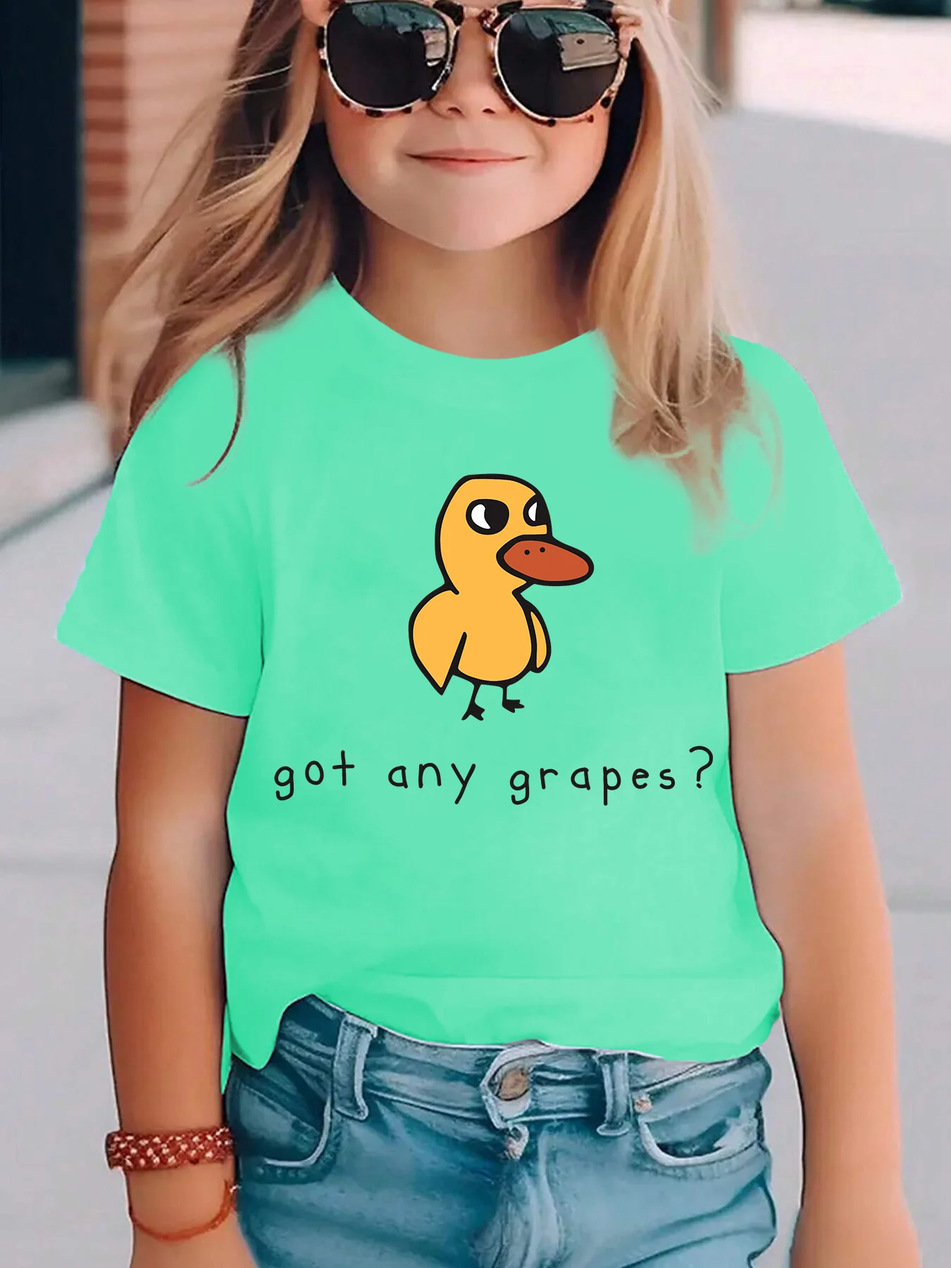 2026 Zomer Mode Meisjes T-shirt met ronde hals en korte mouwen GOT ANY GRAPES Gele eendprint Casual veelzijdige top Meisjeskleding