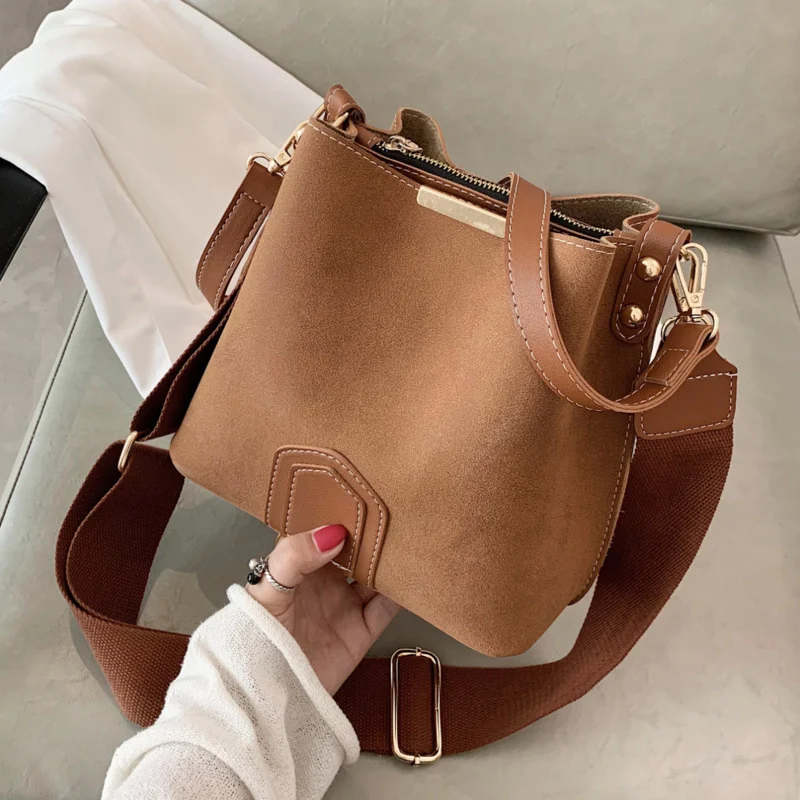 

Vintage Scrub Leather Bucket Bags for Women 2024 Trend Designer Crossbody Shoulder Handbags Women's Wide Belt Bag