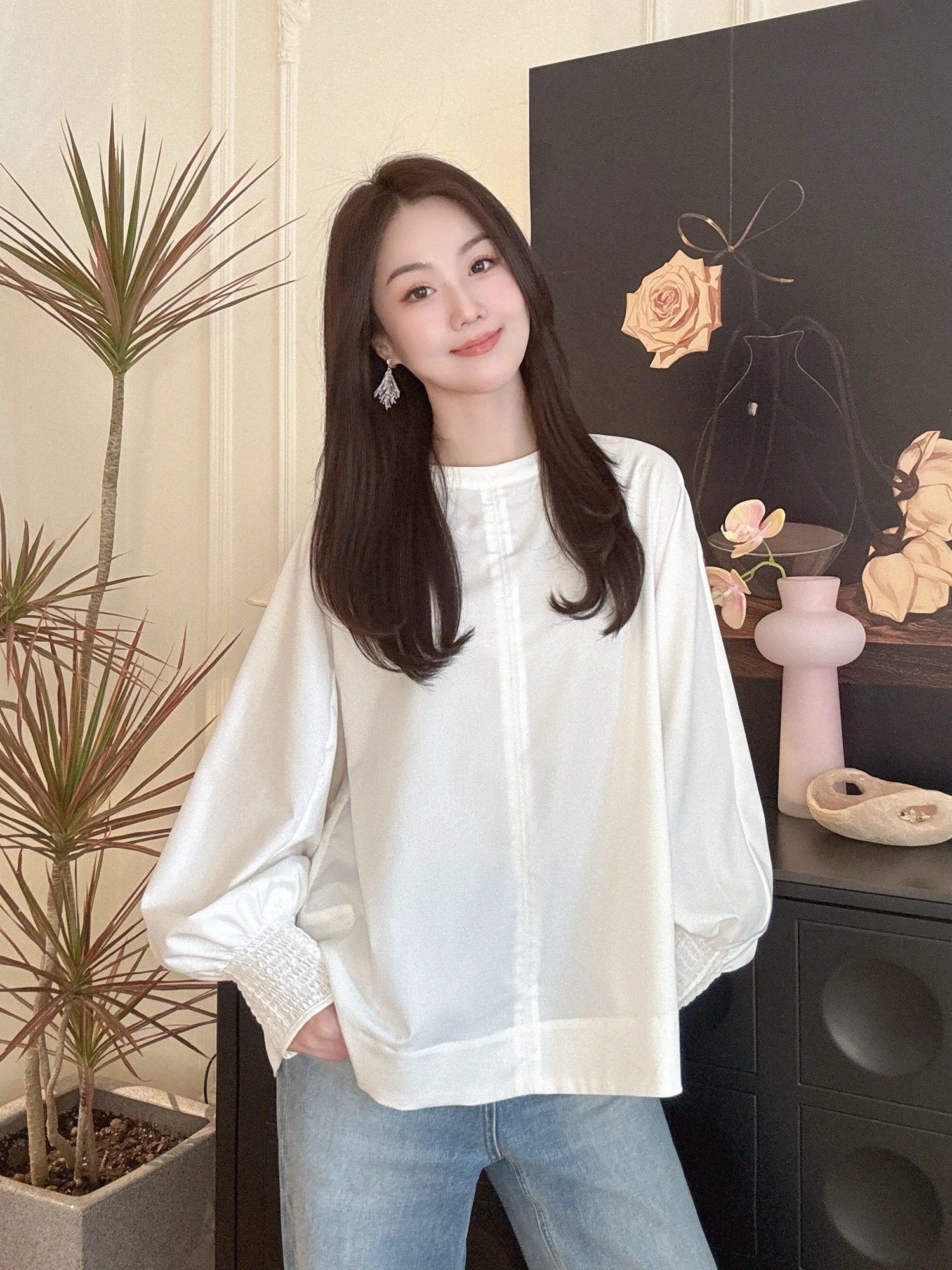 

Белая свободная женская блузка с длинным рукавом и круглым вырезом, модная, из смесового полиэстера, для повседневной носки, весенняя коллекция