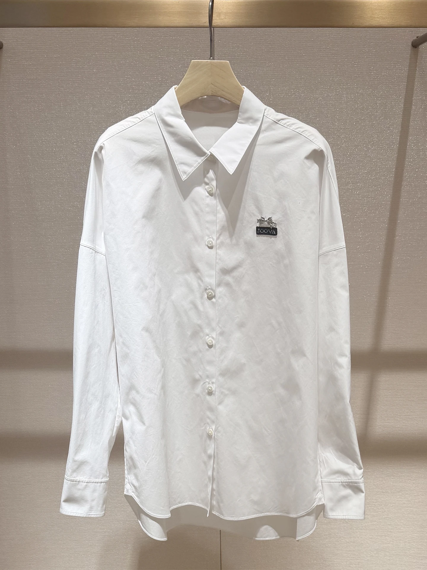 

Ele Simple White irt Women's Spring 2026 Embroidered 3D Knot Luxury Anti-Aging Unique Top Quali Fabric