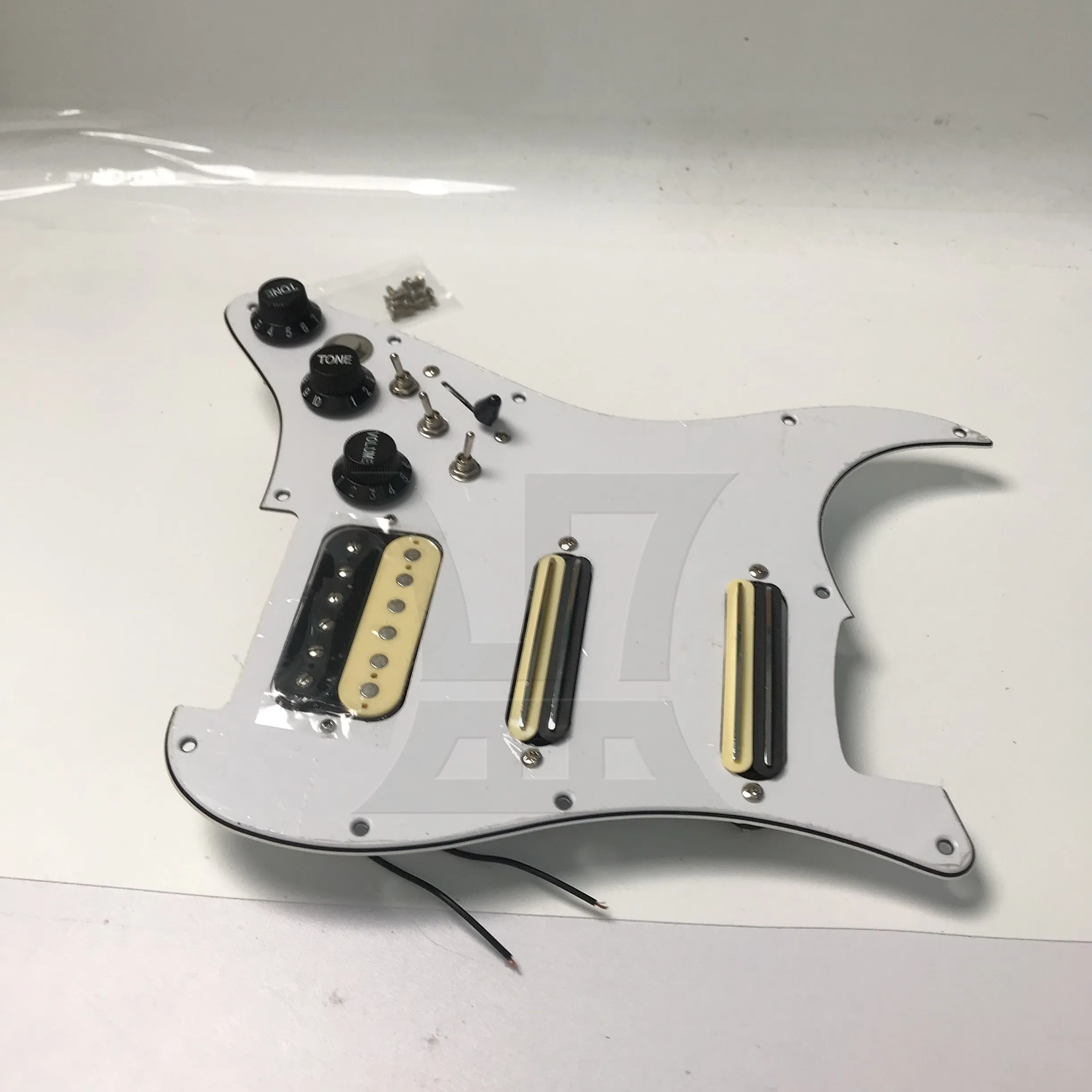 

Yibuy 1pc Three-Layer Electric Guitar Guard Set Ssh White + Zebra (With Switch, Left Hand) for Lynnists Musical Instrument Makin