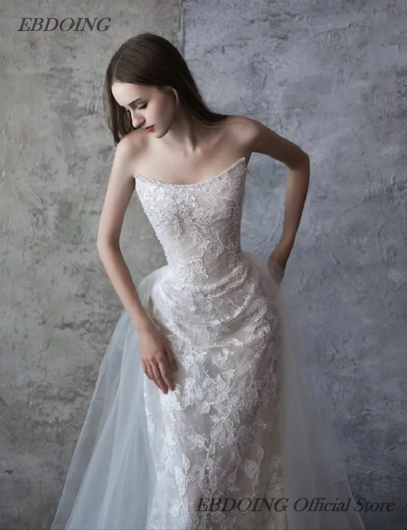 ชุดแต่งงานทรงเมอร์เมด ผ้าลูกไม้ คอทรงเรือ แขนกุด พร้อมชายกระโปรงถอดได้  ชุดเจ้าสาวสั่งตัด