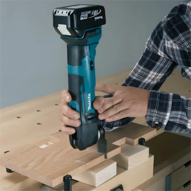 

Makita 18V Battery with Trimming Machine,Makita DTM51 Cordless Multi Tool Kit for Sanding Cutting Scraping Renovation Projects