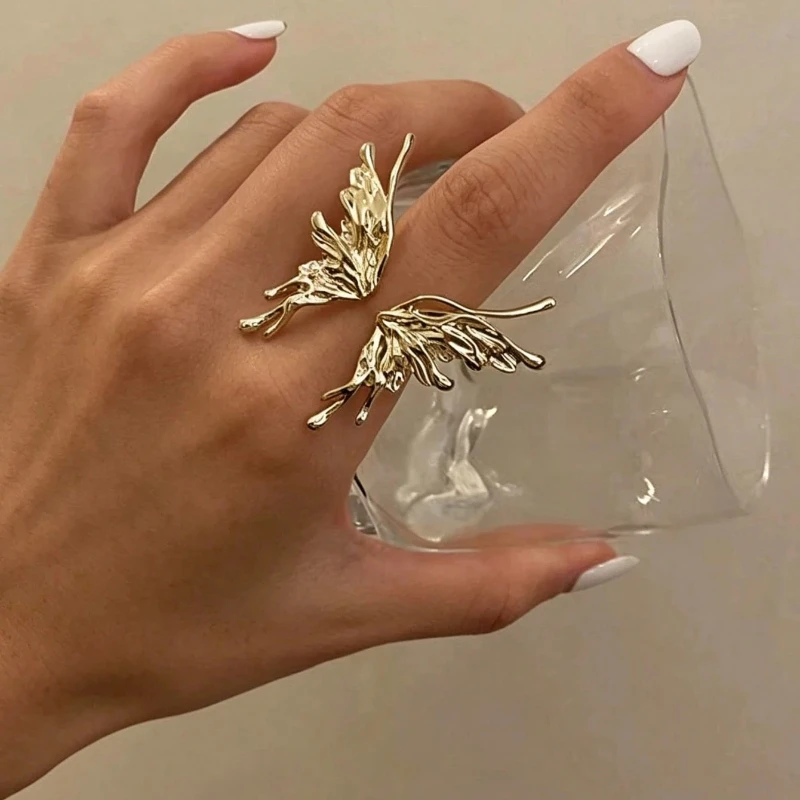 New Punk Vintage Metal Liquid Butterfly Women's Adjustable Ring Niche Design Fashion Exquisite Insect Ring Gothic Jewelry Gifts