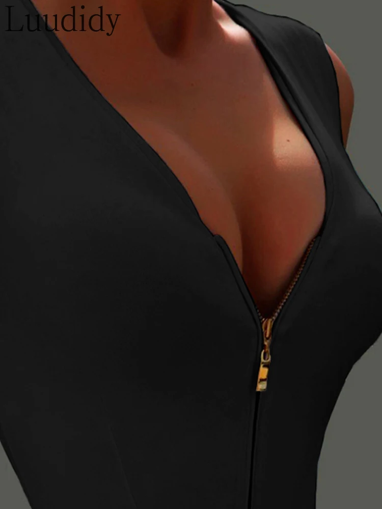 セクシーなジップフロントVネックノースリーブスキニーボディスーツ