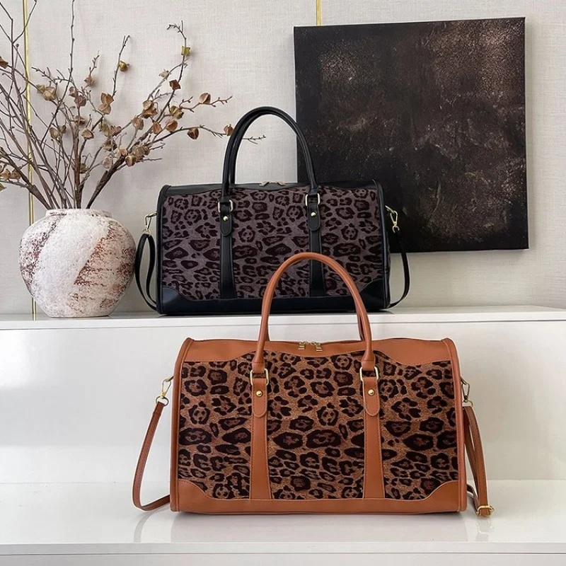 

Fashionable Luxury Tote Leather Women's Bag Famous Designer Classic Elegant Crossbody Refined Artistry Vintage Daily Bag​