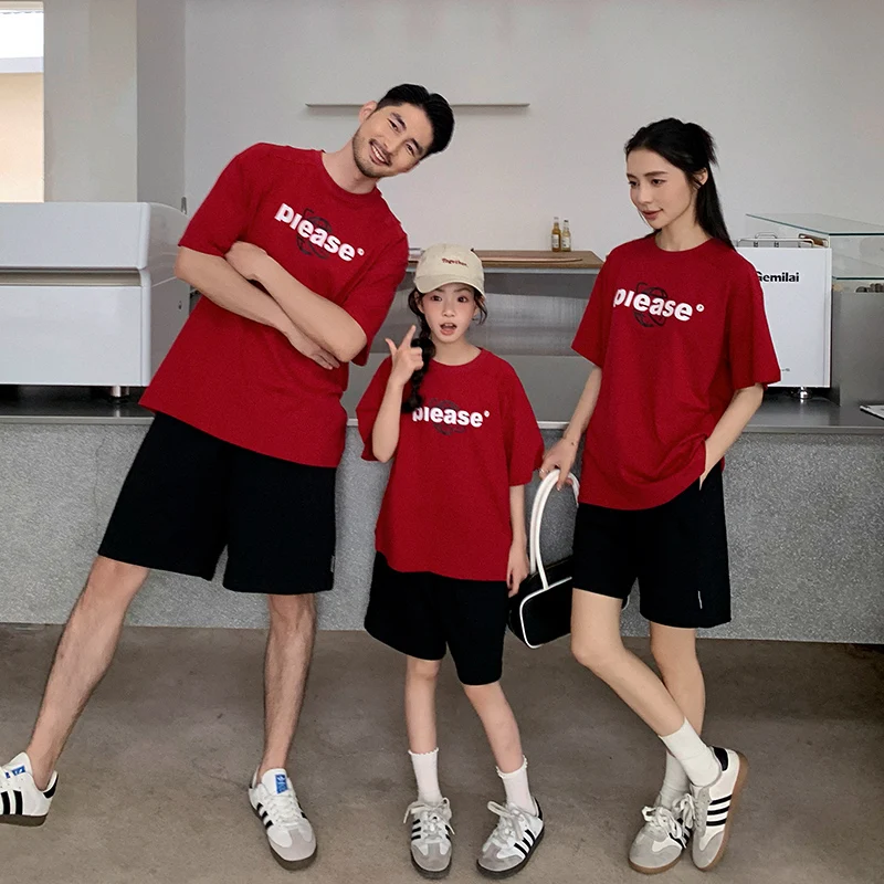 

Family Matching Outfit Summer Holiday Clothing Set Mother-Daughter Father-Son Loose T-Shirt Shorts Suit Parent Baby Look Clothes
