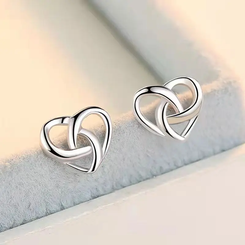 Minimalist Tiny Metal Hollow Heart Stud Earrings for Women New Fashion Simple Small Love Earrings Silver Color Cute Jewelry Gift