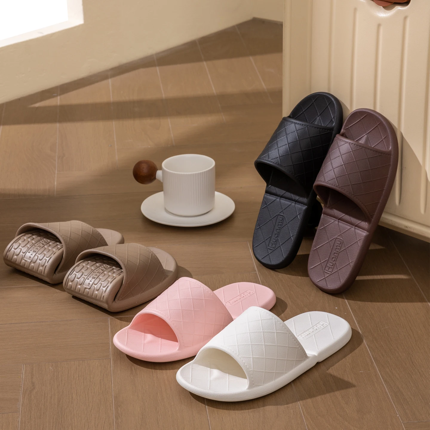 Ladies Portable Foldable Slides Lightweight Travel Slippers Non-Slip Soft Sole Easy to Pack Home Hotel Beach Shower Shoes