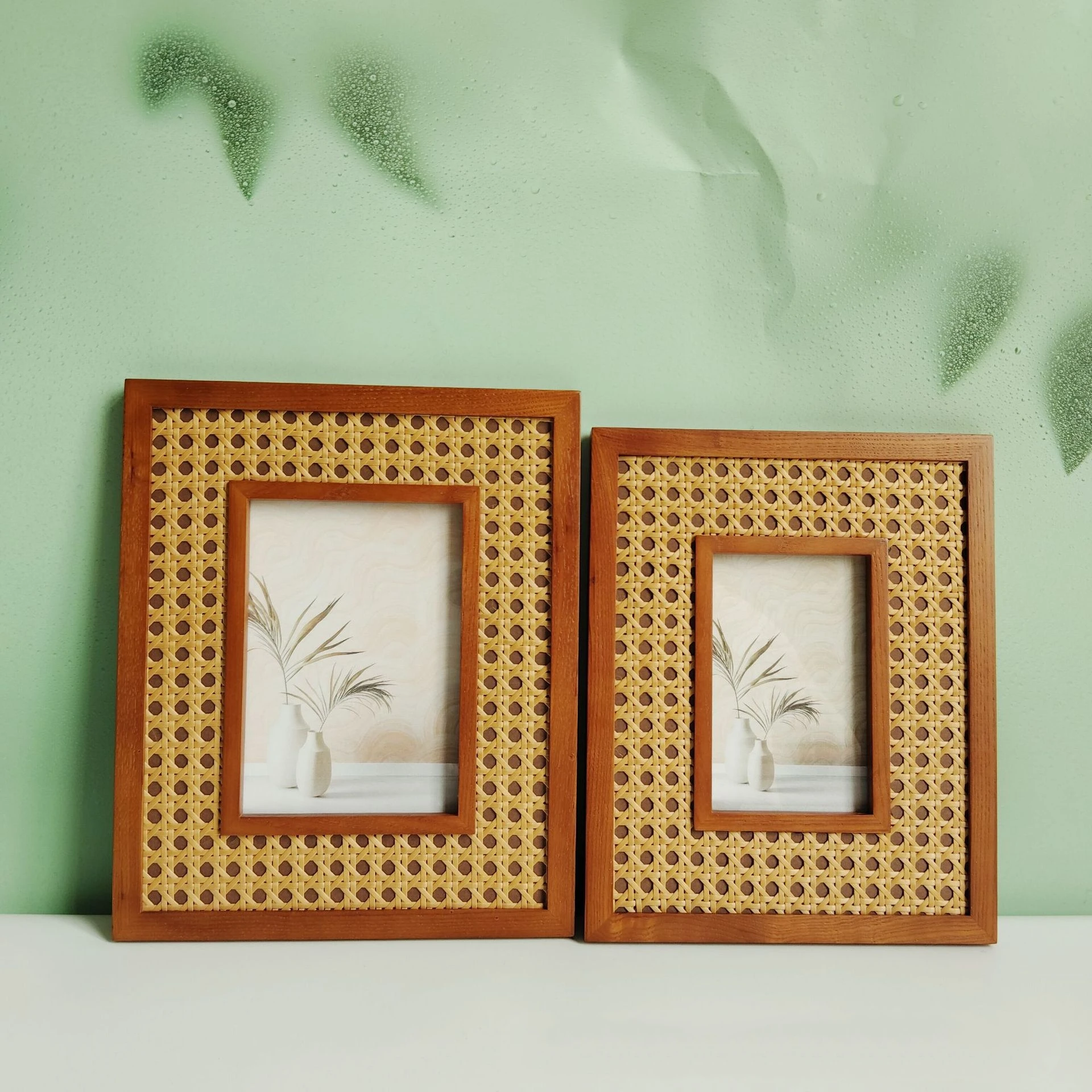 Chinese Walnut Color Solid Wood Frame Inlaid Rattan Woven Picture Frame Home Office Decoration