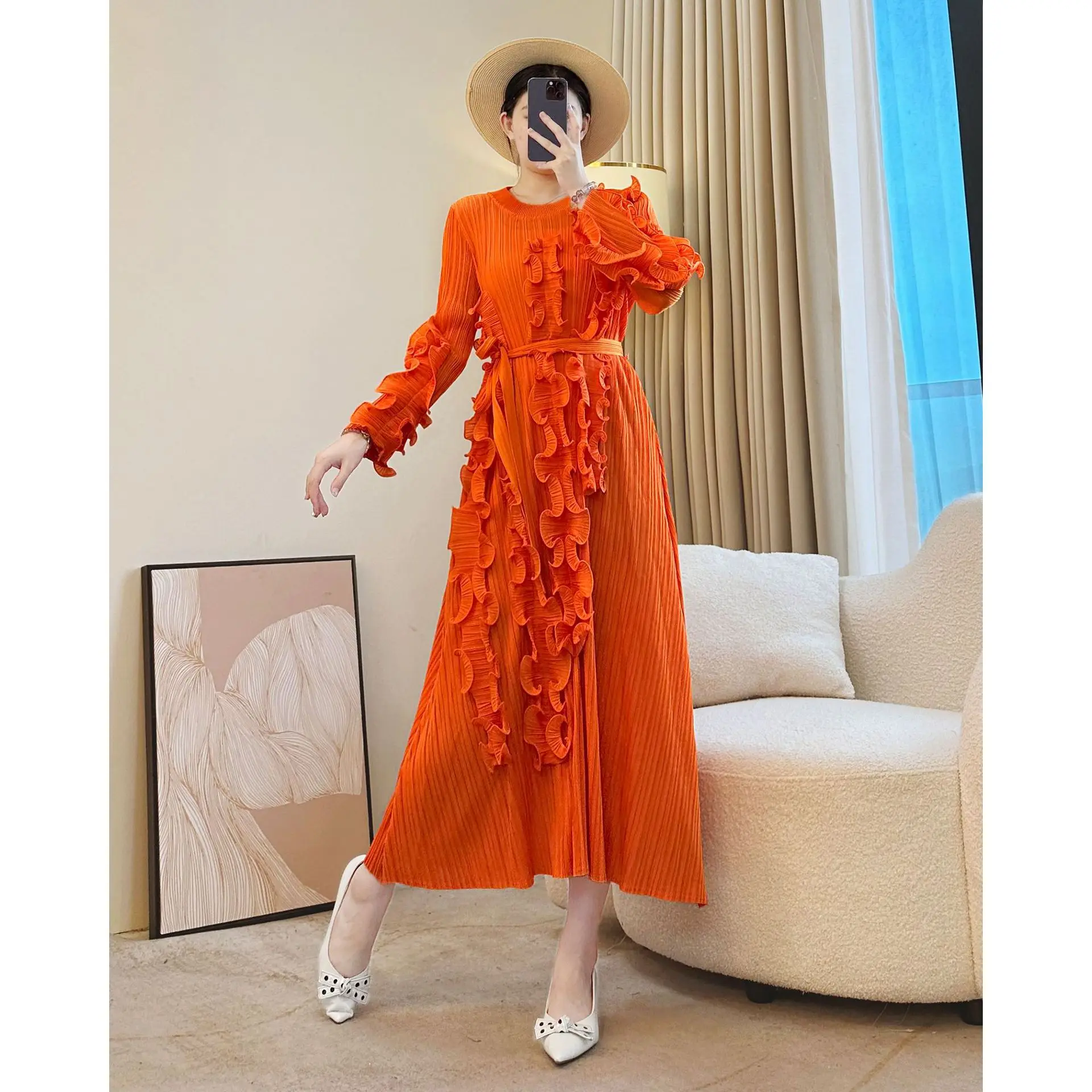 

Designed Fungus Long-sleeved Pleated Dress for Women in Autumn Winter Ruffled Large Size Miyake Long Skirt Wedding Banquet Dress