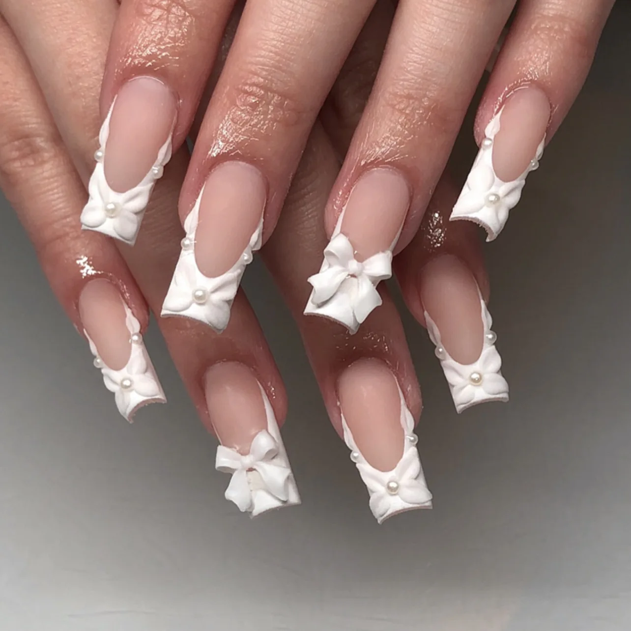

French White Dressing Armor Medium Square Bow Pearl Nail Art Nail Pieces Wearable Fake Nails