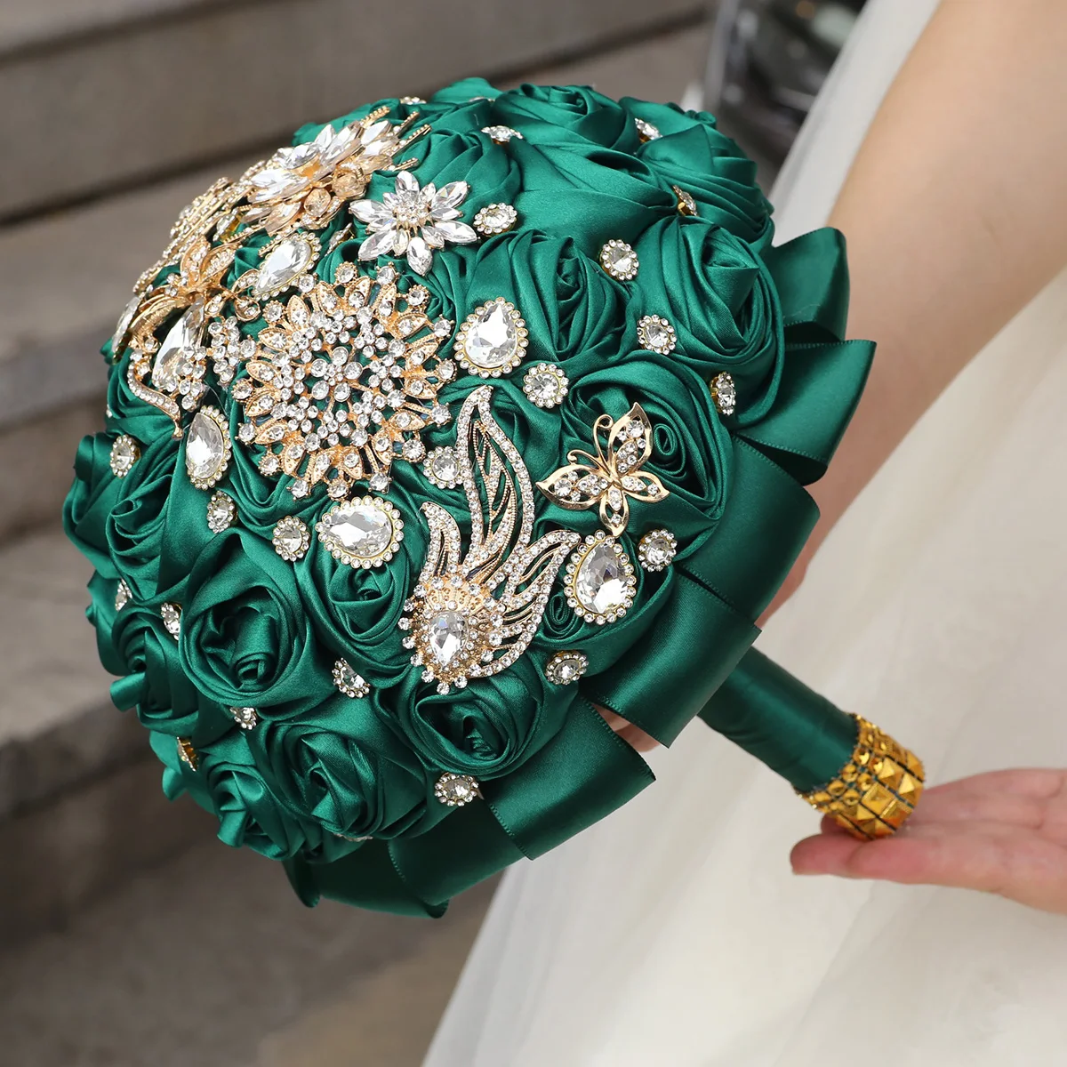 Dark Green bride wedding Bouquet Luxury Joaquin rhinestone Heavy ribbon roses Bridesmaid Eternal bouquet wedding supplies  W913A