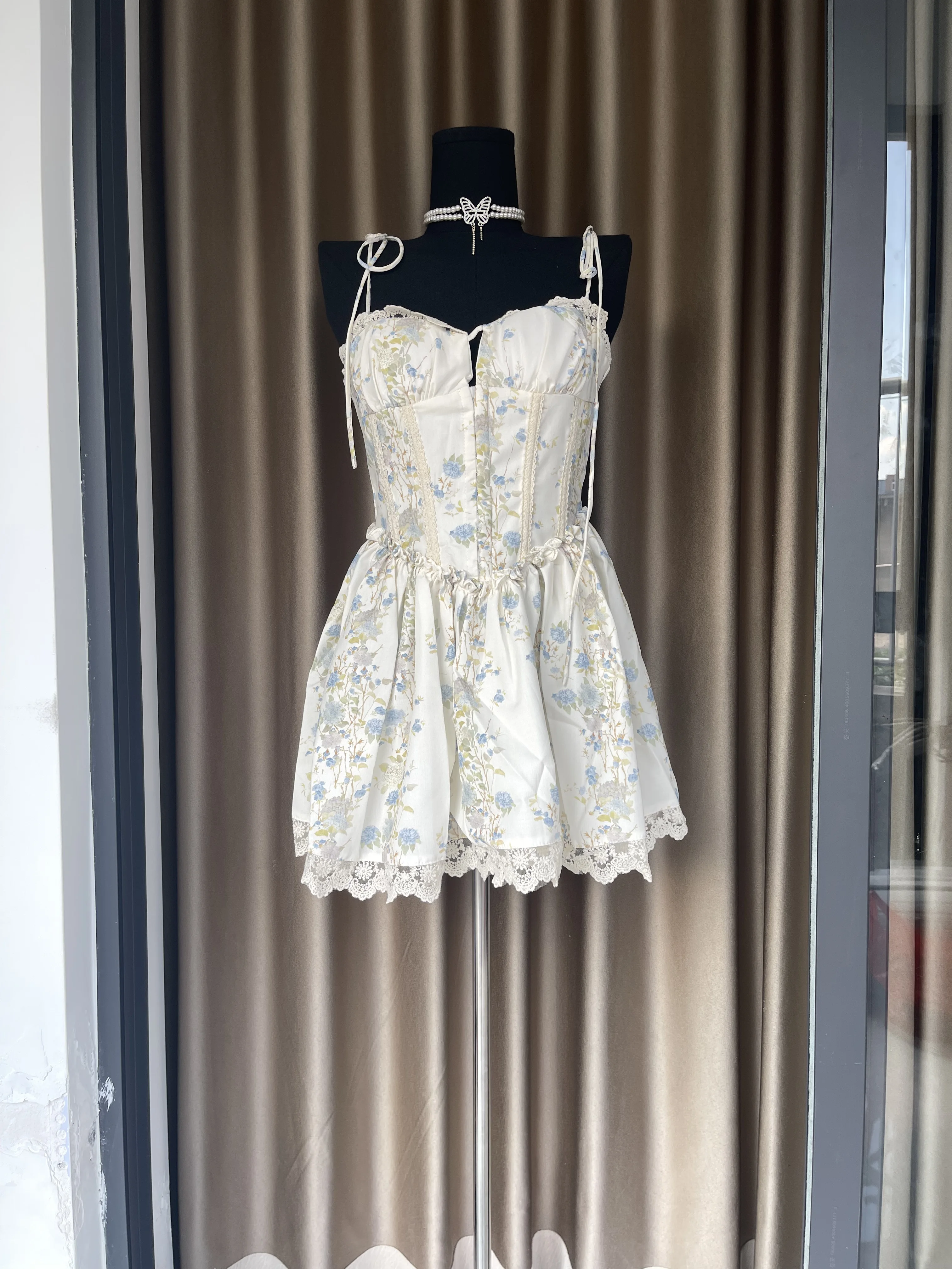 여성 섹시 민소매 플로럴 프린트 미니 드레스 우아한 이브닝 파티 프롬 가운 디자인 소녀 의류 클럽 쇼 생일 의상