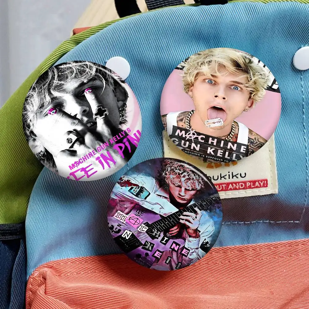 مغني الراب MGK M-آلة بندقية K-كيلي الإبداعية صفيح لينة زر دبابيس الحيوان أيقونة بروش التلبيب على ظهره شارة الملحقات دبوس #2