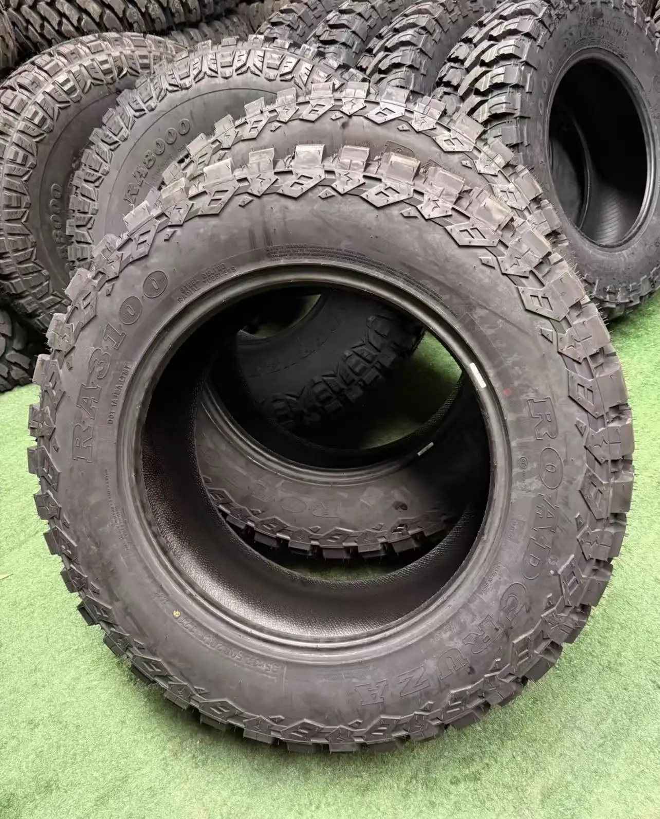 35 12.5R20  Reinforced Sidewall Heavy-Duty MT Mud Tires for Rock, Gravel, Mud & Desert