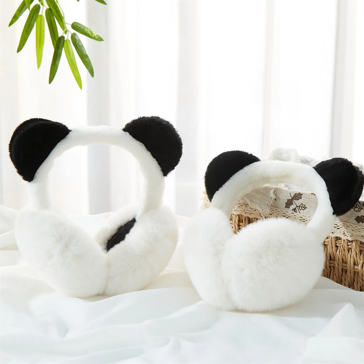 

Parent-child panda earmuffs kids 2024 winter New fashion Cute Warm soft Plush Ear bag For panda lovers friends New Year Gift