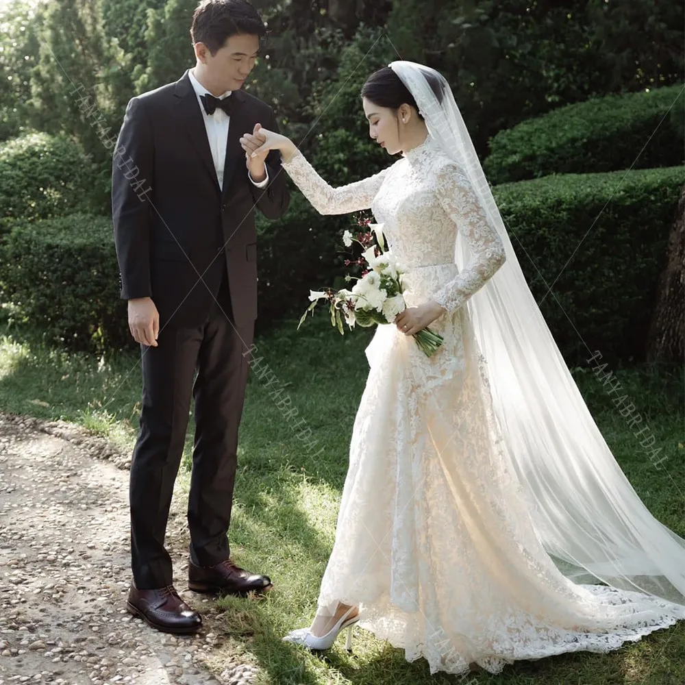 Robe de mariée en dentelle à col haut vintage, manches longues, ligne A, train de balayage, robe de patients, mariage de jardin en plein air, robe de soirée romantique