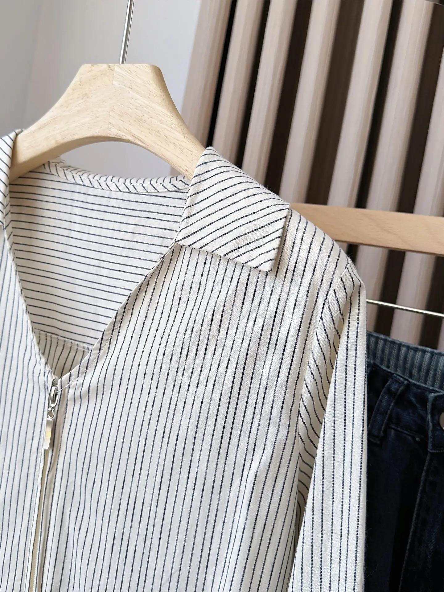 Long Sleeve Women's Shirt Loose Fit V-Neck Vertical Stripes New Style Slimming French Style Top Soft Satin Fabric 3D Effect