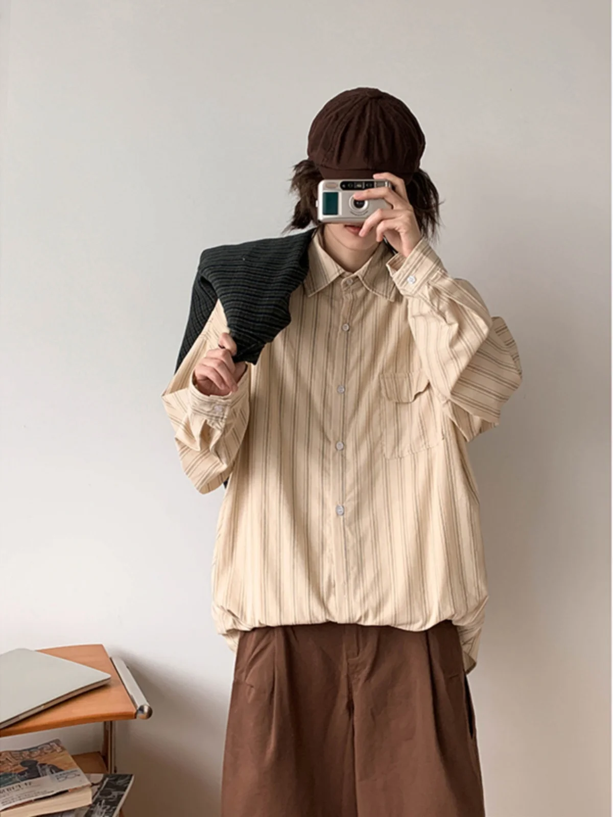 

Винтажная мужская рубашка с вертикальными полосками, свободного кроя, с длинными рукавами, в американском стиле, осенне-зимняя, трендовая верхняя одежда для подростков