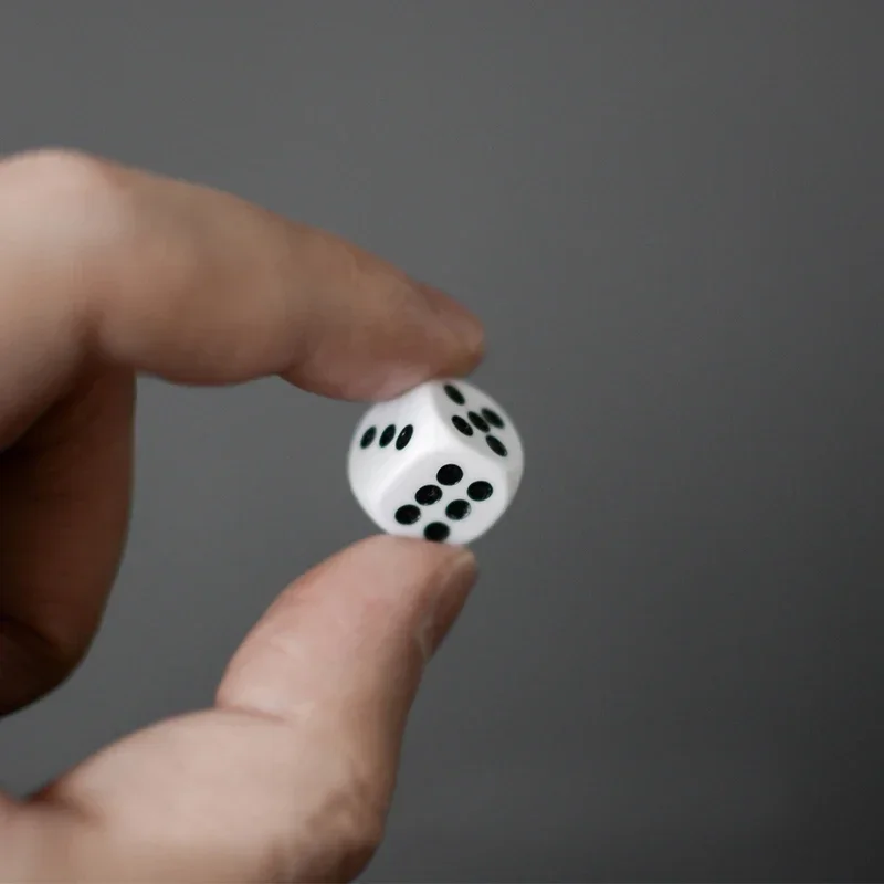 

Winner`s Dice by Secret Factory Magic Tricks Close Up Magic Magia Magie Magicians Prop Illusion Gimmick + Tutorial