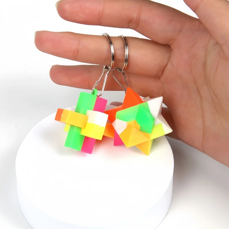 12pcs/bag Geometric Puzzle Toys Educational Assembling Keychains Birthday Party Favor Guest Gifts Goodie Bag Filler Reward