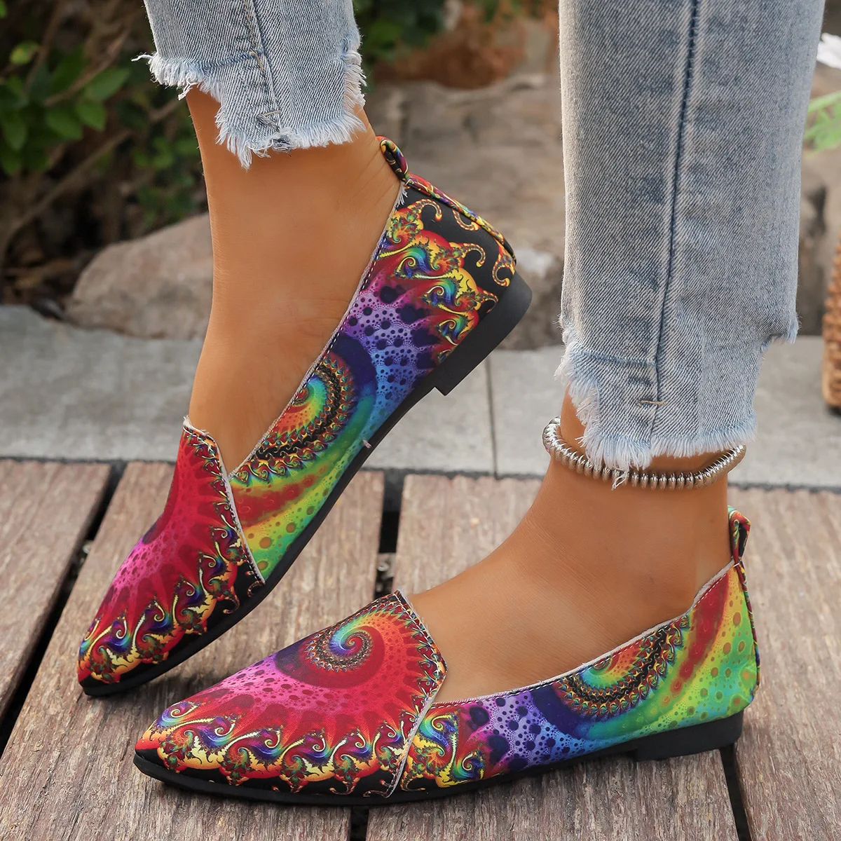 

2025 autumn new flat printed canvas shoes comfortable pointed fashion casual single shoes