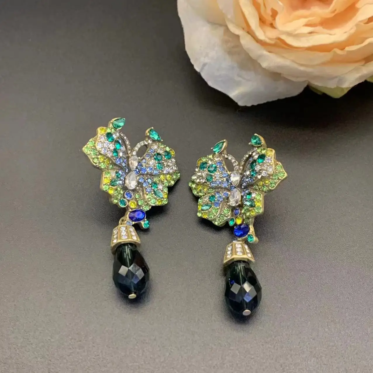 

Retro colored zircon inlaid butterfly shaped earrings