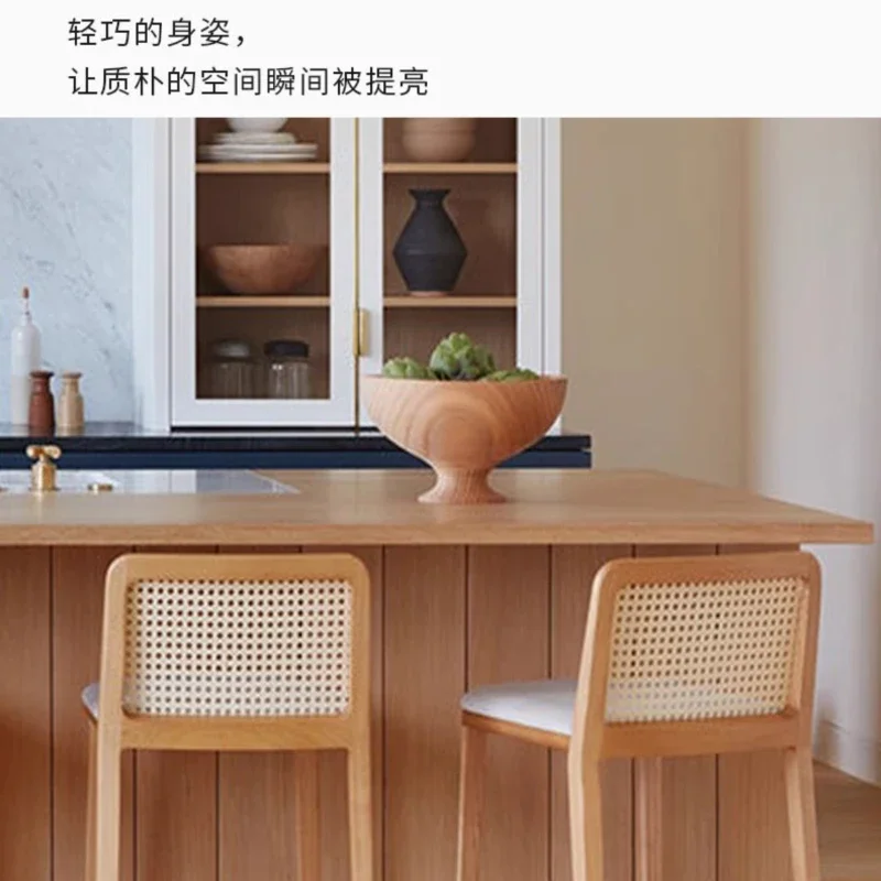 Krzesła barowe z litego drewna w stylu nordyckim, nowoczesne minimalistyczne krzesła barowe do domu w stylu lekkiego luksusu, krzesła barowe z plecionymi oparciami z rattanu, wysokie stołki, meble.