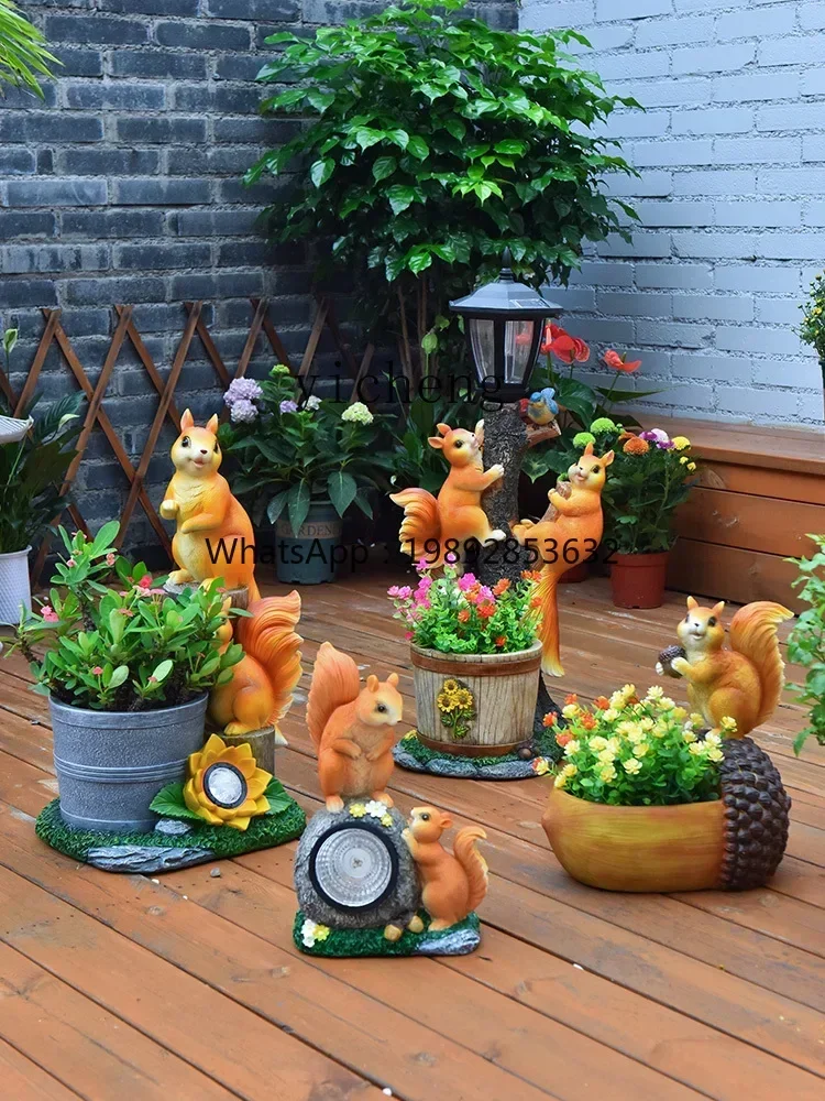 A Outdoor Solar Simulation Little Squirrels Animal-Shaped Flowerpot Garden Terrace Balcony Landscape Garden Decoration Ornaments