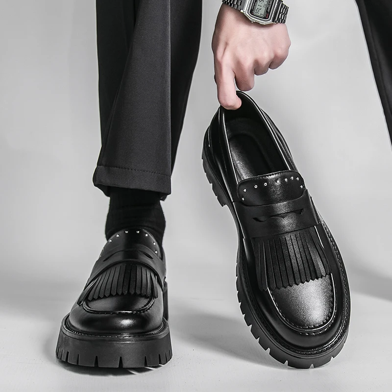 

Korean Version Business Leather Shoes Classic Black Men Fashionable Patent Leather Comfortable Thick Soled Big Toe Leather Shoes