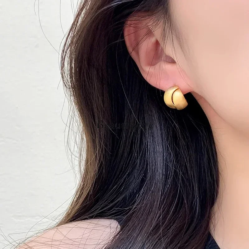 

Korean gold brushed sterling silver stud earrings women's high-end earrings 2024 new earrings