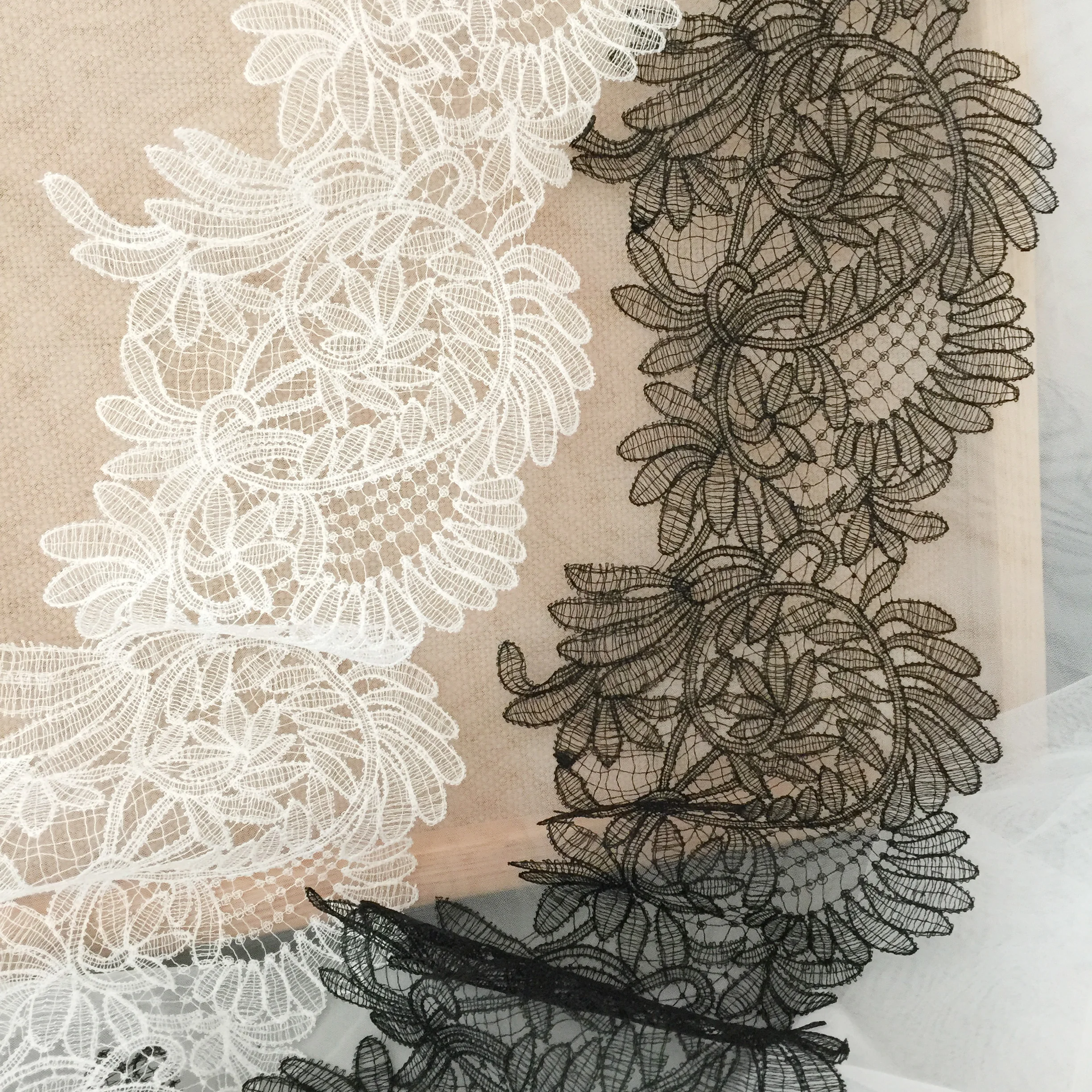 1Yd/lot Premium black and white Leaf Fish Silk eyelashes hollowed out Lace Lace Handmade dress garment veil accessories