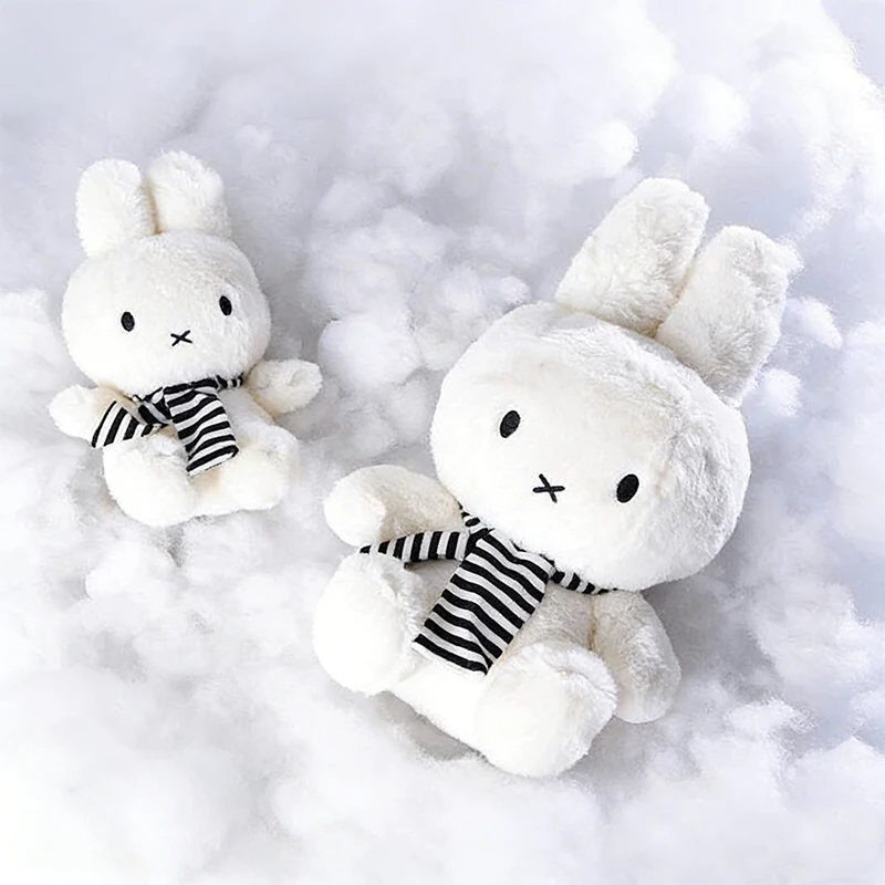 

Плюшевая игрушка Миффи: Оригинальная голландская Миффи в зимнем шарфе, лимитированная серия, мягкая игрушка, идеальный компаньон для сна, подарок для детей