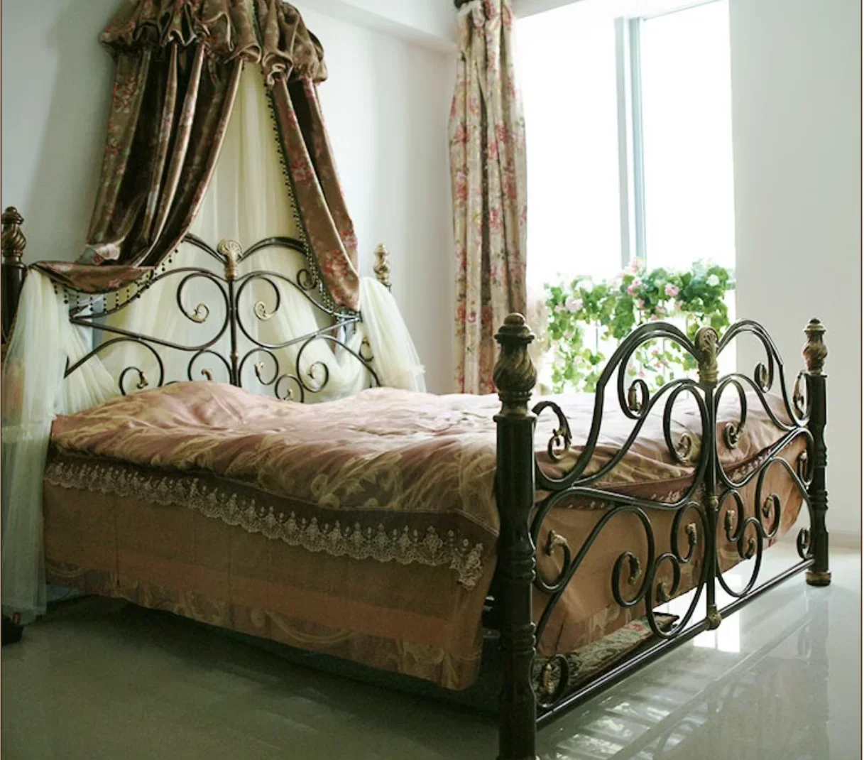 Wrought Iron Princess  Iron  Single Double  European Vintage Iron Frame Bed 1.5m Bed Frame