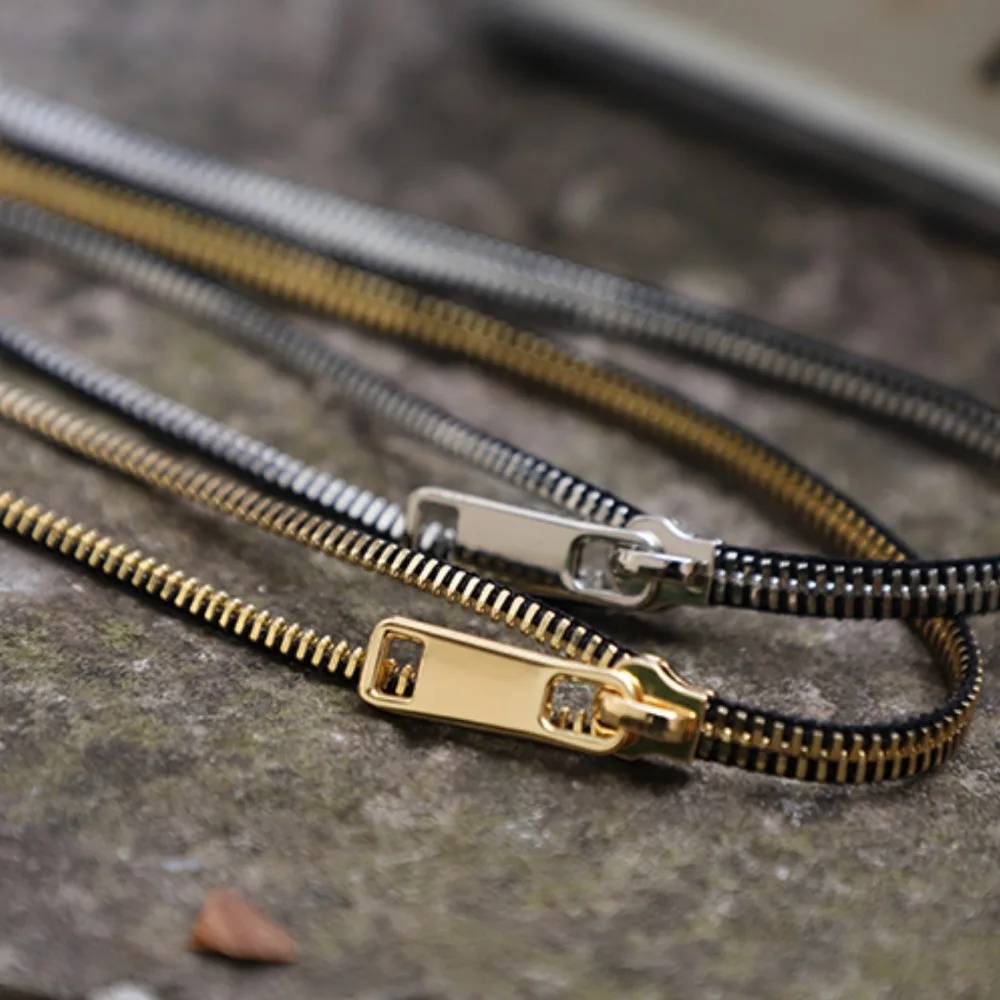 Vintage Choker Zipp…