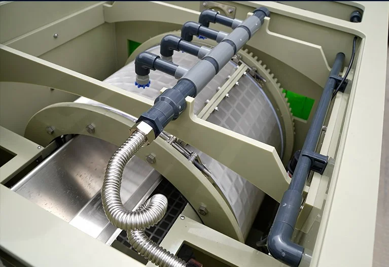 نظام الترشيح التلقائي لترشيح مشهد مياه البركة والطبول معدات تربية حمام السباحة المناظر الطبيعية لبركة الأسماك كوي