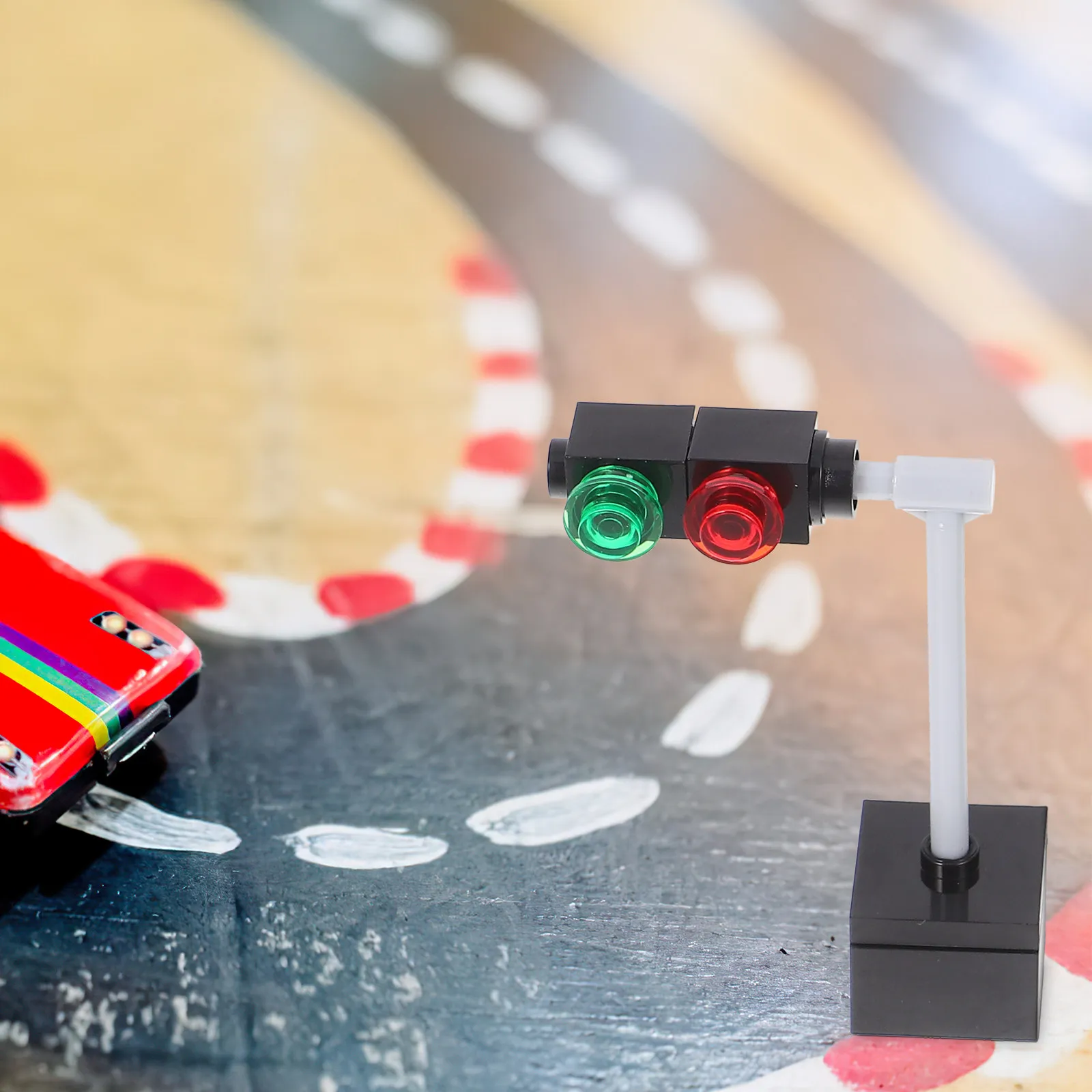 

Набор из 4 миниатюрных светофоров: реалистичные городские сигнальные лампы для обучения детей правилам дорожного движения, настольное украшение для ландшафтного дизайна