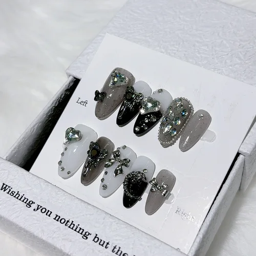 Imagen 2 del producto 10 Uds. De uñas postizas hechas a mano de almendra oscura, cobertura completa, diseño de lazo de corazón 3D, palo de diamante en purpurina negra, puntas de uñas francesas