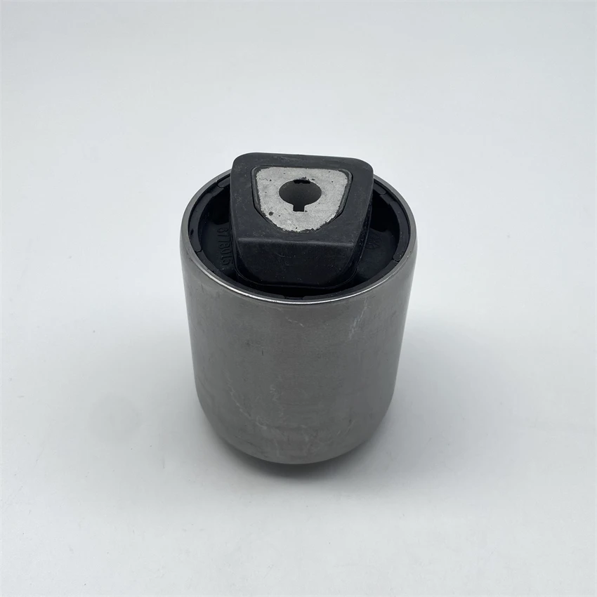 STZT 31106778015   Bushing Trailing Lengan Kontrol untuk Bushing Suku Cadang Mobil BMW X5 Series E70 X6 Series E70 E71