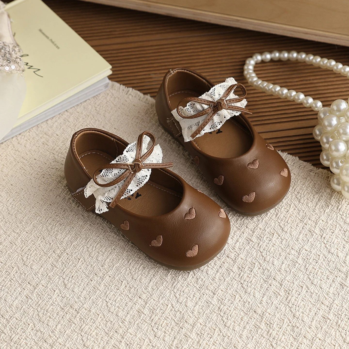 2026 Spring/Autumn New Arrivals: French-Style Girls' Dress Shoes Princess Party Stage Performance Flats with Bows and Lace Trim