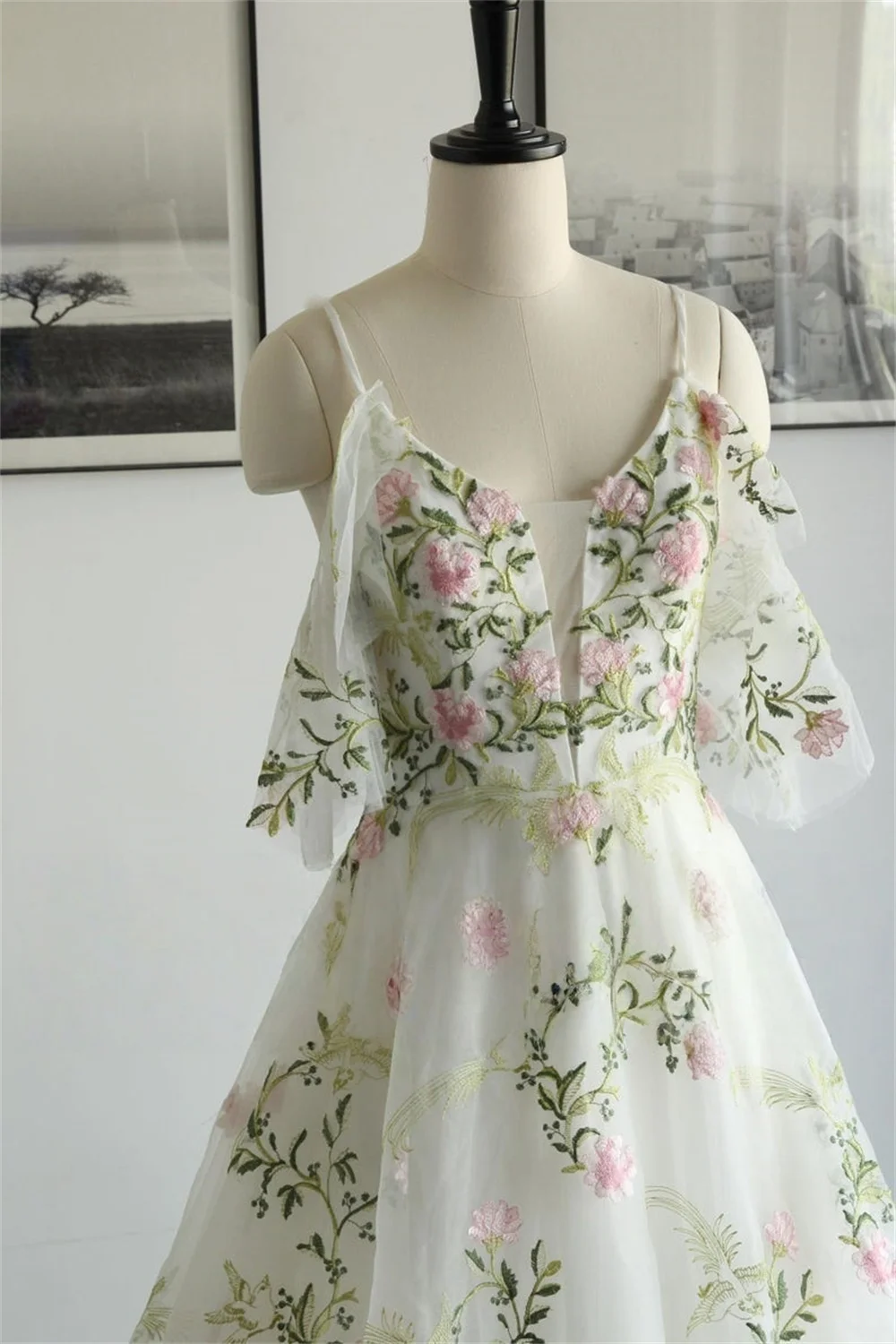 كيوتو مخصص الأخضر الأزهار طباعة الخامس الرقبة فستان الزفاف السباغيتي حزام ألف خط vestidos de novia البريدي الخلفي ذيل محكمة رسمي