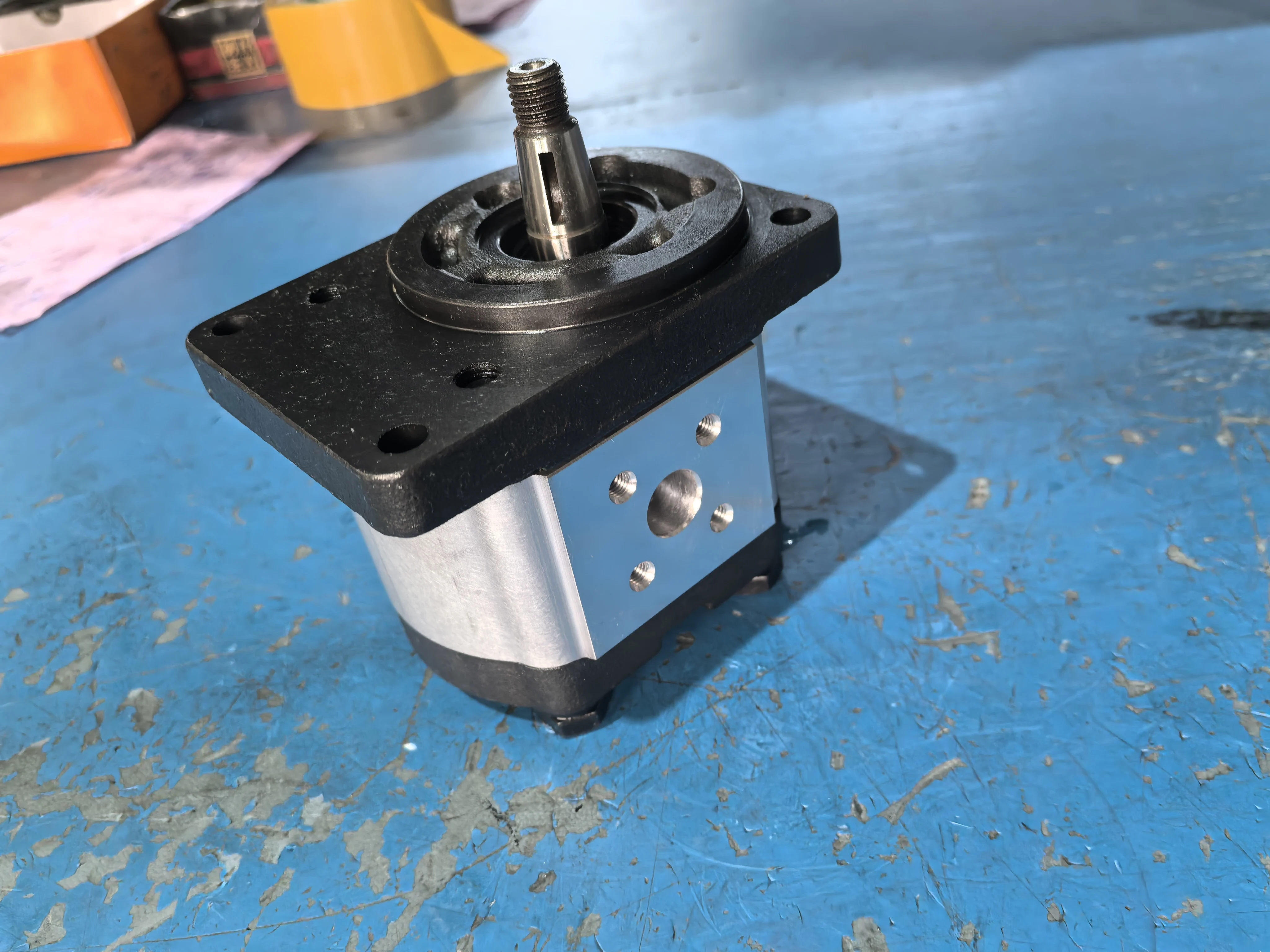 Pompa olio idraulica a ingranaggi rotanti serie AZPF Pompa di carica esterna AZPF 11-011LRR20KB AZPF-1-014RCB20MB AZPF-11-004RABXXPB-S0356