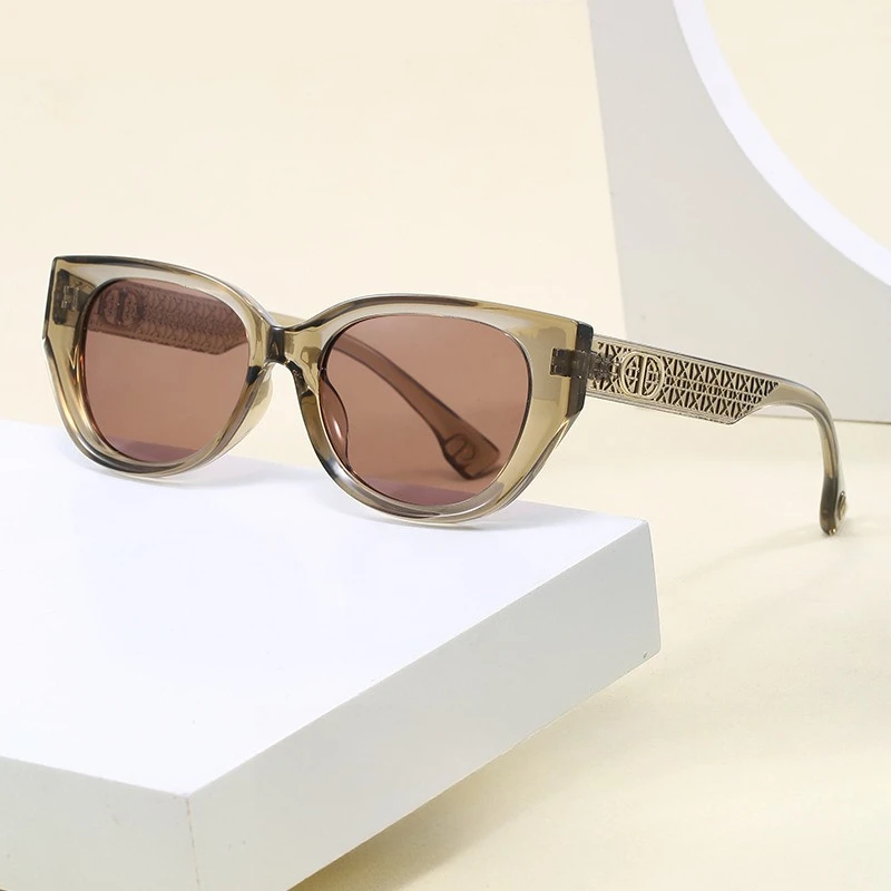 

​​2025 Triangle Cat Eye Sunglasses Women, Polarized UV400 Retro Luxury Y2K Street Style Oversized Face Slimming​​