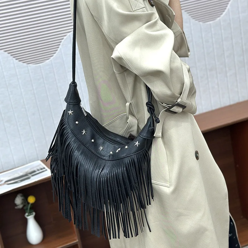 2025 new European fashion design individual and elegant rivet star women's shoulder cross-body bag with tassel bags